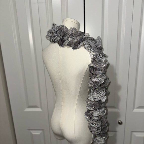 Chic Ruffled Scarf in Gray - Picture 4 of 4